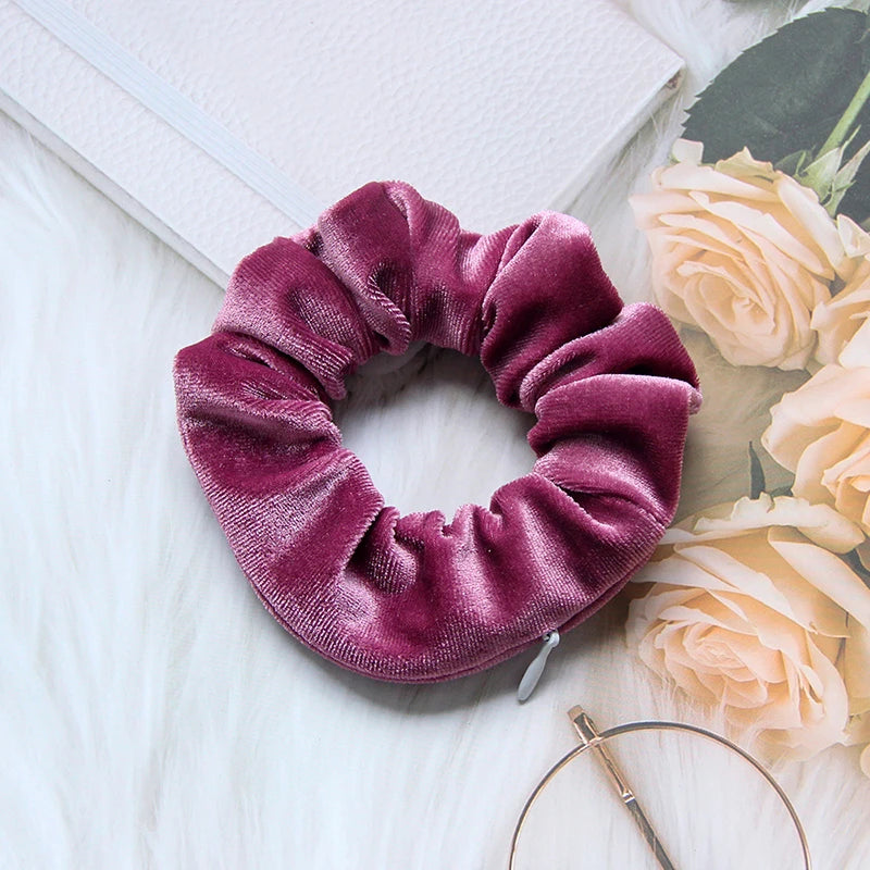 Scrunchie with zipper