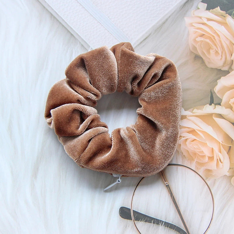 Scrunchie with zipper