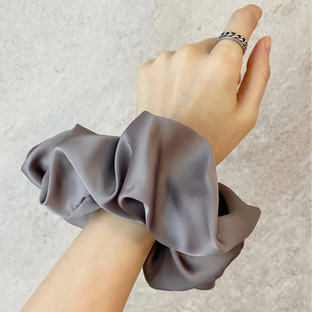 Oversized Silke Scrunchies