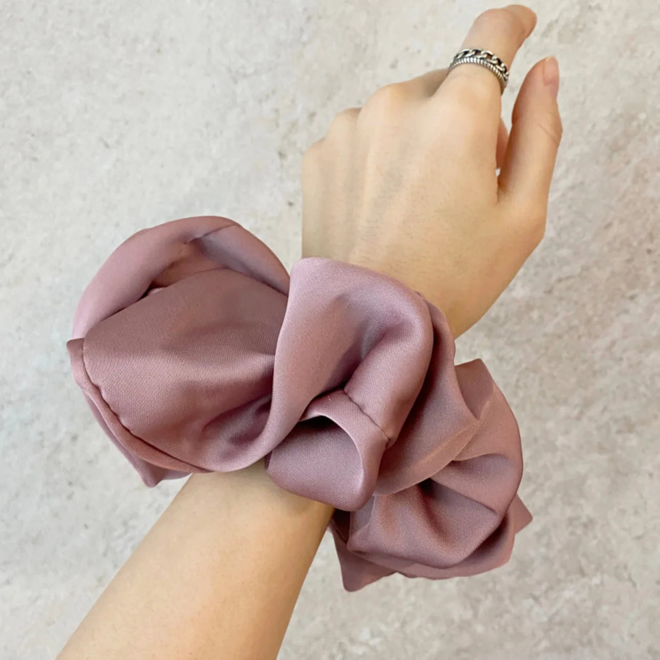 Oversized Silke Scrunchies