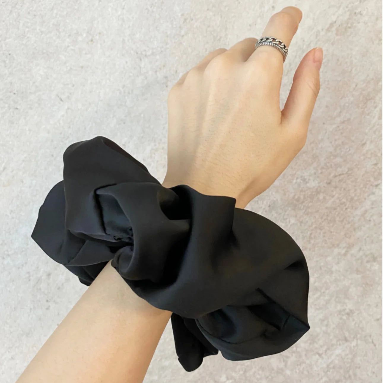 Oversized Silke Scrunchies