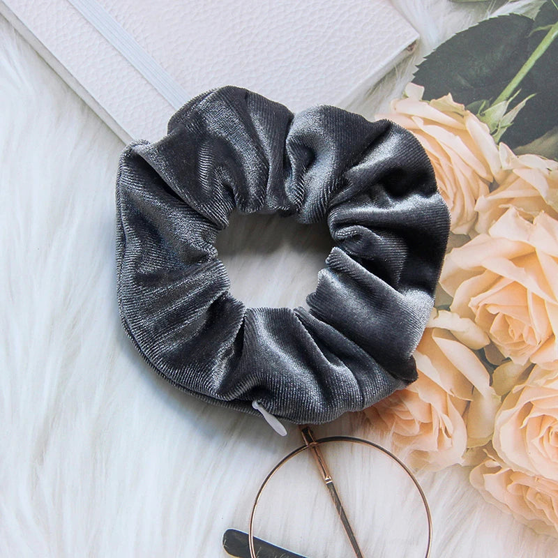 Scrunchie with zipper