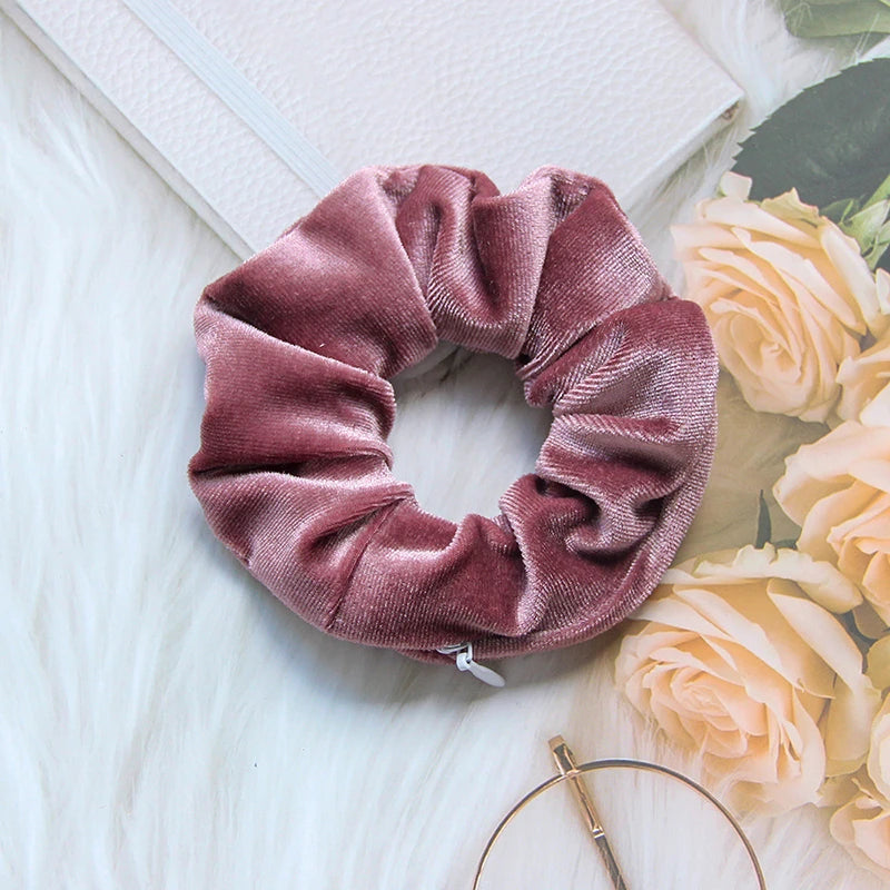 Scrunchie with zipper