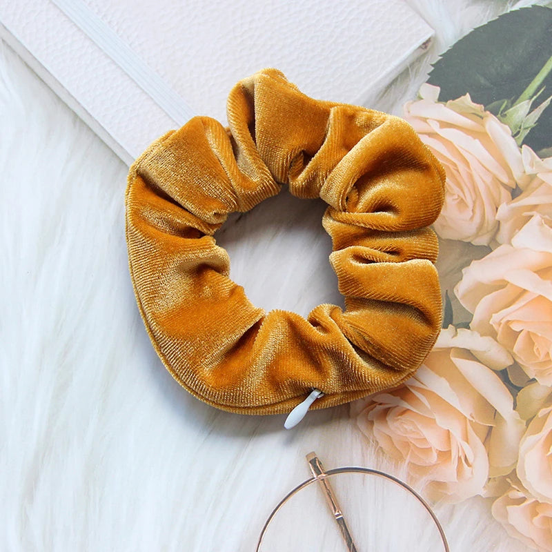 Scrunchie with zipper